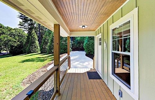 Woodfin Cabin | Lovely New Cottage with Deck & Firepit | Minutes to Town & Adventures