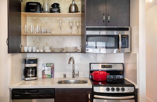 Lower Nob Hill Apartment | Lovely Nob Hill 1BR w/Gym + Sauna near Union Square by Blueground
