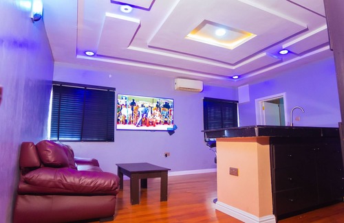 Maitama Apartment | Lovely one-bed fully-fitted condo located in d heart of Maitama, Abuja, Nigeria!