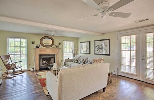 Pottsboro House | Lovely Pottsboro Home with Patio and Fire Pits!