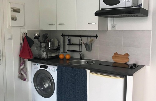 Cite Apartment | Lovely, quiet studio, just a few minutes' walk from the town center