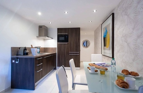 Juan-les-Pins Apartment | Lovely Riviera 3F - One Bedroom Apartment, Sleeps 4