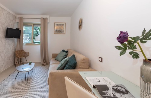 Juan-les-Pins Apartment | Lovely Riviera 3F - One Bedroom Apartment, Sleeps 4