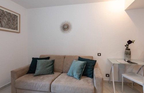 Juan-les-Pins Apartment | Lovely Riviera 3F - One Bedroom Apartment, Sleeps 4