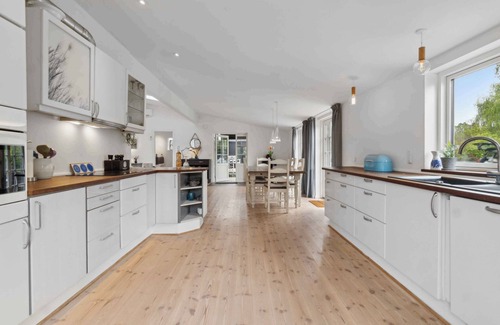 Dronningmolle House | Lovely secluded cottage in Dronningmølle.