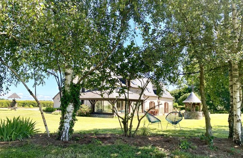 Noyal-sur-Vilaine Apartment | Lovely self-contained studio in country gite