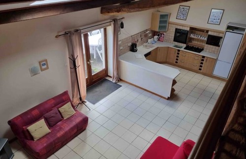 Paizay-le-Tort Cottage | Lovely & Spacious 8-Person Gite with Private Hot Tub & Shared Swimming Pool