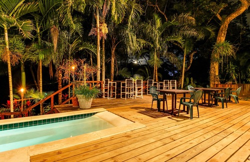 Bullet Tree Falls Apartment | Lovely Suite with Riverfront Location, Pool, WiFi & AC