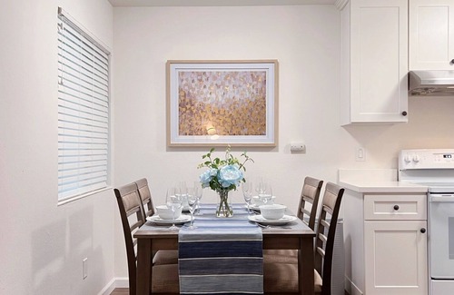 Central Berkeley Apartment | Lovely，Super Convenient 2B1b Apartment, Berkeley