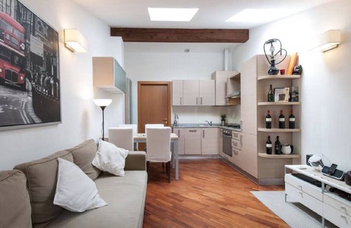 NoLo Apartment | Lovely Two Bedroom Apartment in the Center of Milan with 4 Beds