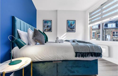 Crouch End Apartment | Lovely Two Bedroom with Ensuite Bathrooms