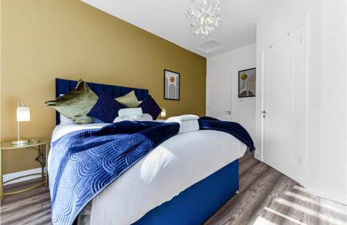 Crouch End Apartment | Lovely Two Bedroom with Ensuite Bathrooms