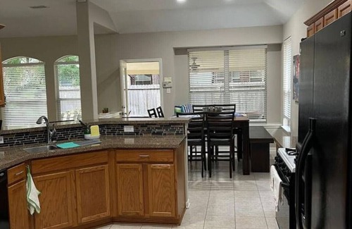 Alden Bridge House | Lovely Woodlands home w/heated pool and spa!