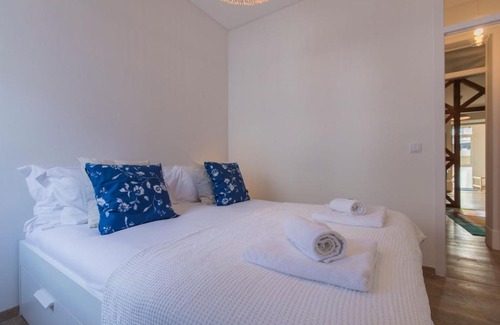 Lisbon Old Town Apartment | LovelyStay - Peaceful Central Apartment I