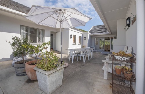 Knysna House | Lovemore Lodges - Greenhole Cottage