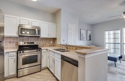 Bluffview Condo | Lovers Lane Condo