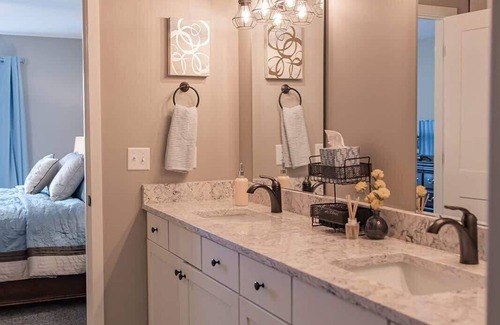 Loves Park House | Loves Park Home: 3BR, Garage, King Bed & Family Fun