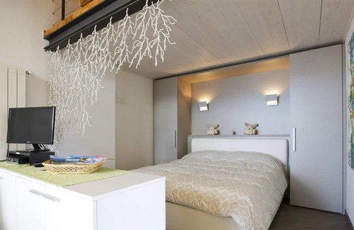 Cannero Riviera House | Lovingly restored 1½ room rustico with large garden and lake view