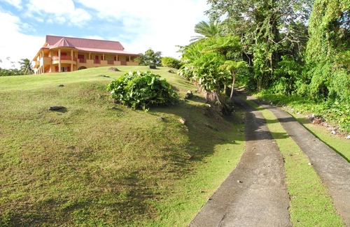 Gourbeyre Villa | LOW LAND VILLA 2 A 15 PEOPLE PRIVATE SWIMMING POOL AND GARDEN