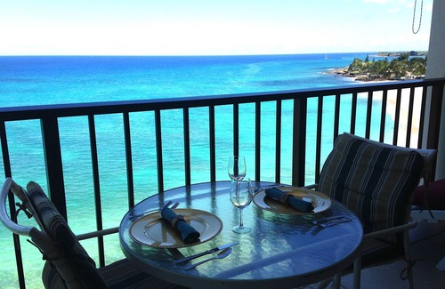 Makaha Condo | LOW RATE LEGAL BEACHFRONT CONDO VIEW FREE PKG/WIFI, POOL,HOT TUB,TENNIS/PICKLE 6