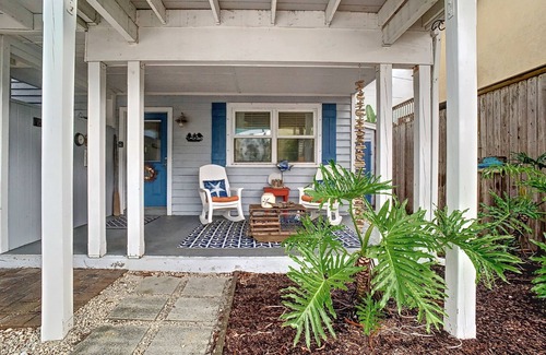 St. Augustine Beach House | LOW TIDE - 2 Beds/1 Bath - Pet Friendlyn