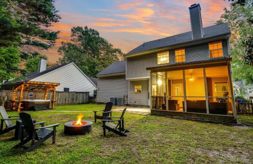 North Charleston House | Lowcountry haven - game rm + king bds, mins 2 dwtn