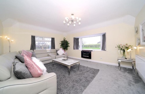 Stoney Stretton House | Lower Lodge