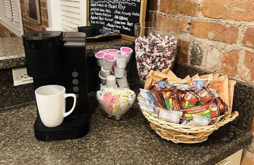 Paducah Apartment | Lower town luxury with garage