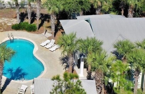 Seagrass House | Lowest priced home in Seagrass 350 steps to Gulf with community pool access