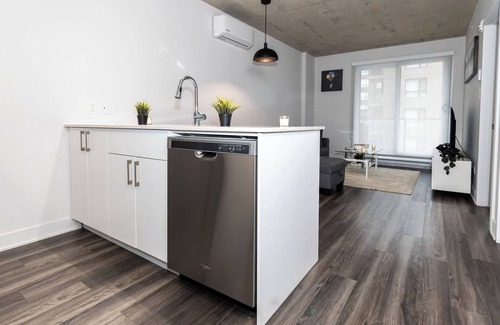 Mascouche Apartment | Lowkey Corner