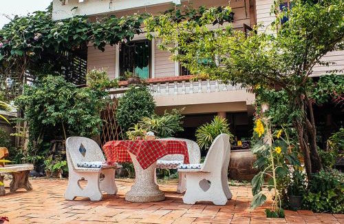 Ayutthaya Bed & Breakfast | Loy Manee House