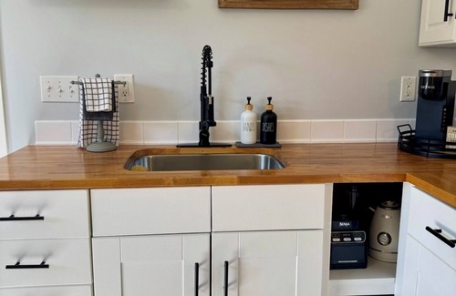 Loyal Heights Apartment | Loyal Sunset Suite: Spacious Studio Apt in Seattle - by breweries and beaches!