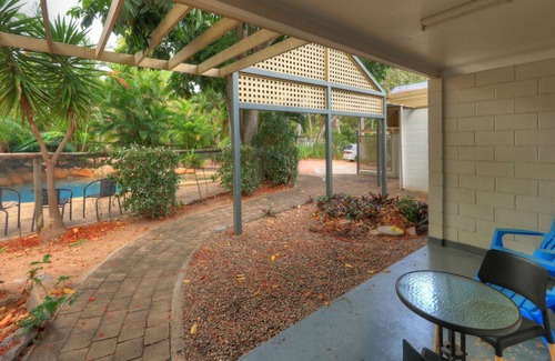 Arcadia Apartment | Loyang Apartment 1 - Fantastic value island getaway with complex pool and short stroll to Alma Bay