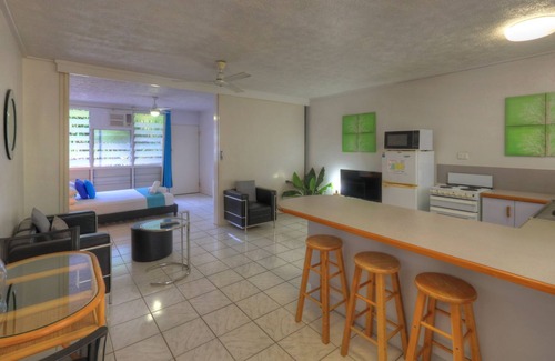 Arcadia Apartment | Loyang Apartment 2 - Fantastic value island getaway with complex pool and short stroll to Alma Bay