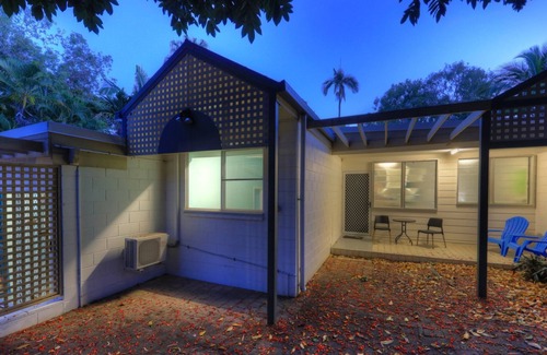 Arcadia Apartment | Loyang Apartment 2 - Fantastic value island getaway with complex pool and short stroll to Alma Bay