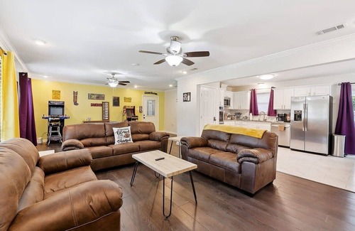 South Baton Rouge House | LSU Slammer | Arcade | 4.5 mile to LSU, Lrg Yard