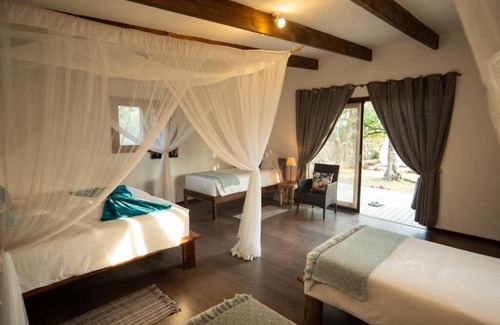 Santa Maria House | Lua do Man … Where the beach meets the bush