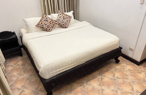 Luang Prabang House | Luang Prabang Bakery & Guest House