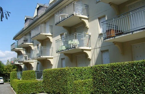 Bagneres-de-Luchon Apartment | Luchon - 1-bedroom apartment for 4 with balcony and parking