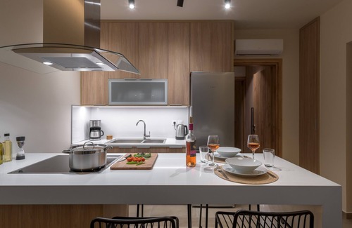 Petaloudes Apartment | Lucian City Apartments - Pothos