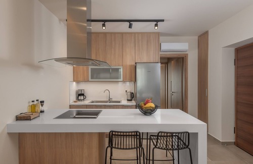 Petaloudes Apartment | Lucian City Apartments - Pothos