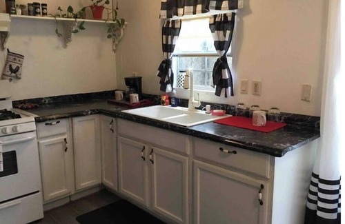 Macon County Cottage | Lucille Cottages