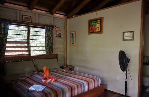 Cristo Rey House | Lucky Dreamer Lodge - Jungle Bungalow & Riverside Retreat ~ Fast WiFi - Kayak