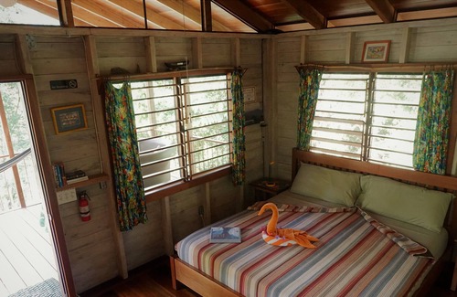 Cristo Rey House | Lucky Dreamer Lodge - Jungle Bungalow & Riverside Retreat ~ Fast WiFi - Kayak
