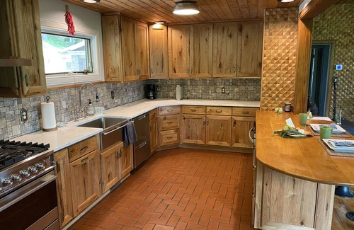 Clyde Cabin | Lucky Lunar Cabin at Riverside Farm