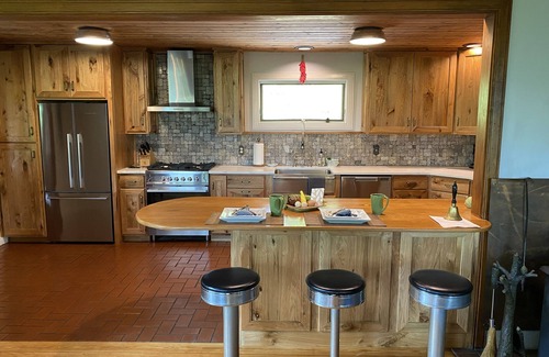 Clyde Cabin | Lucky Lunar Cabin at Riverside Farm