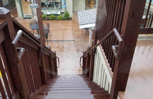 Nashville Apartment | Lucy's Loft above the Nashville Fudge Kitchen in the heart of Nashville, Indiana