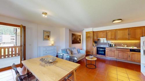 Sankt Moritz-Bad Apartment | Ludains 2/9