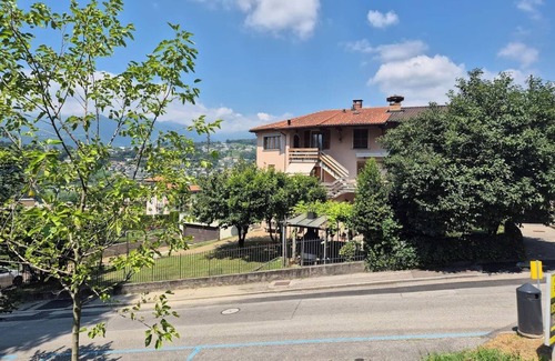 Pregassona Apartment | LUGANO Pregassona (8guests) Executive Lake View With Garden NL-00011830