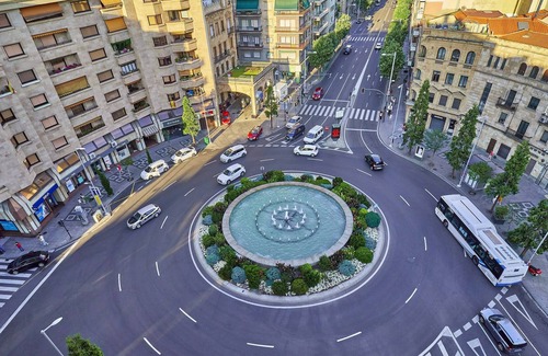 Oeste House | Lujoso Ático con Vistas 2 Dormitorios Centro +a/c